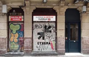 Local comercial en alquiler en Bilbao, Casco Viejo photo 0