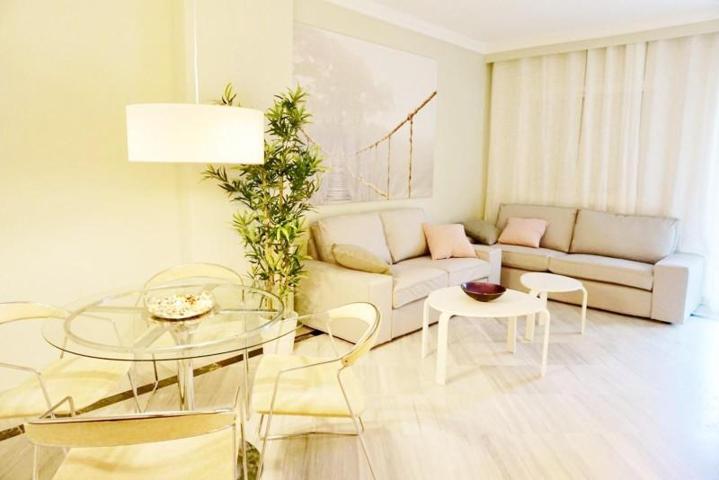 Apartamento en alquiler en Marbella, Nagueles photo 0