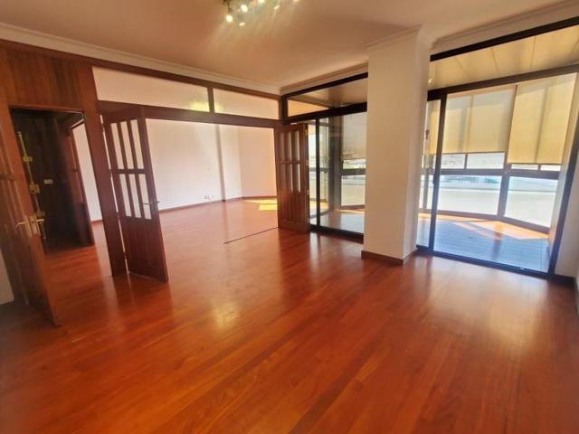 Piso en alquiler en Las Palmas de Gran Canaria, Santa Catalina photo 0