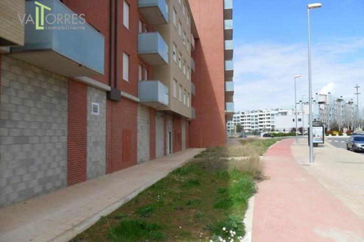 Local comercial en alquiler en Teruel, Ensanche photo 0