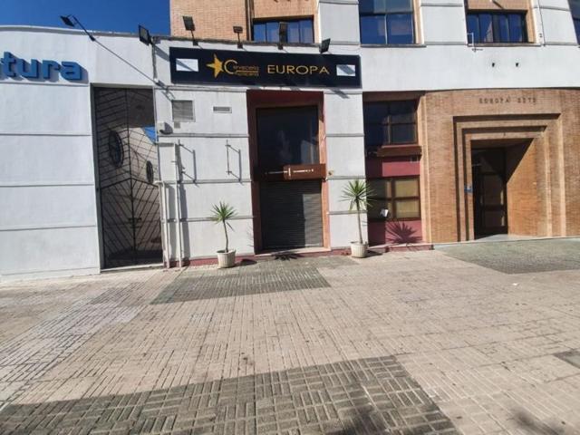 Local comercial en alquiler en Sevilla, Sevilla Este photo 0