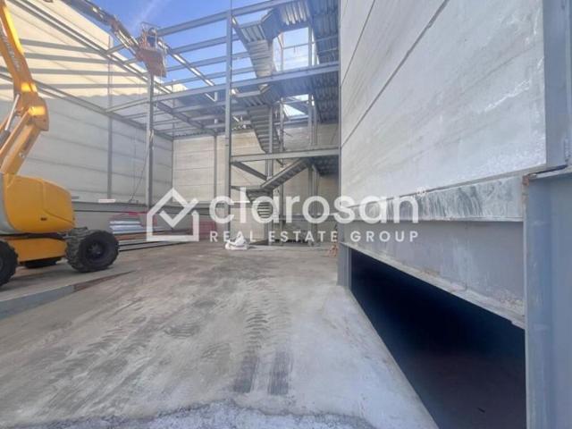 Local comercial en alquiler en Coín photo 0