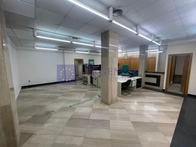 Local comercial en alquiler en Cáceres photo 0