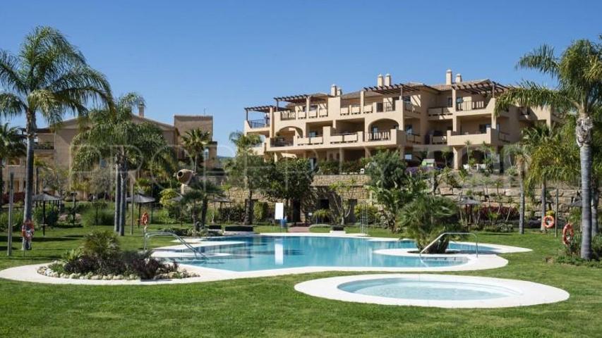 Apartamento en alquiler en Benahavís, El Paraíso photo 0