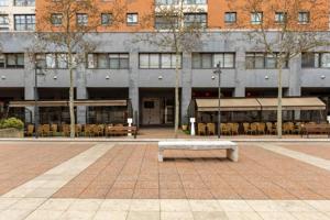 Local comercial en alquiler en Valladolid, Parquesol photo 0