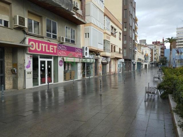 Local comercial en alquiler en Badajoz photo 0