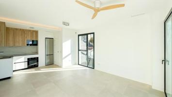 Piso en alquiler en Málaga, Pedregalejo photo 0