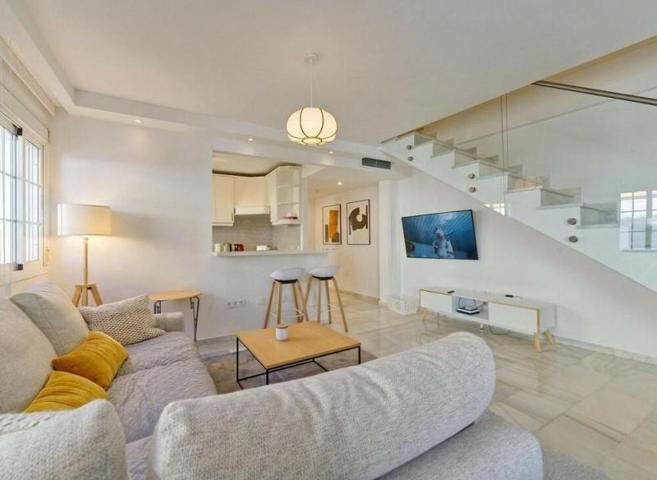 Apartamento en alquiler en Benahavís, Los Arqueros photo 0