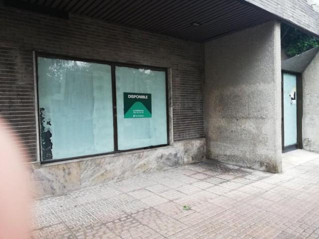 Local comercial en alquiler en Madrid, La Paz photo 0