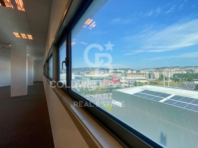 Oficina en alquiler en A Coruña photo 0