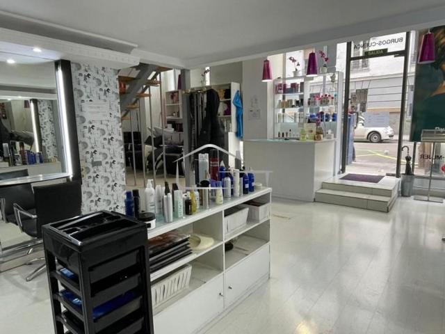 Local comercial en alquiler en Madrid, Almagro photo 0