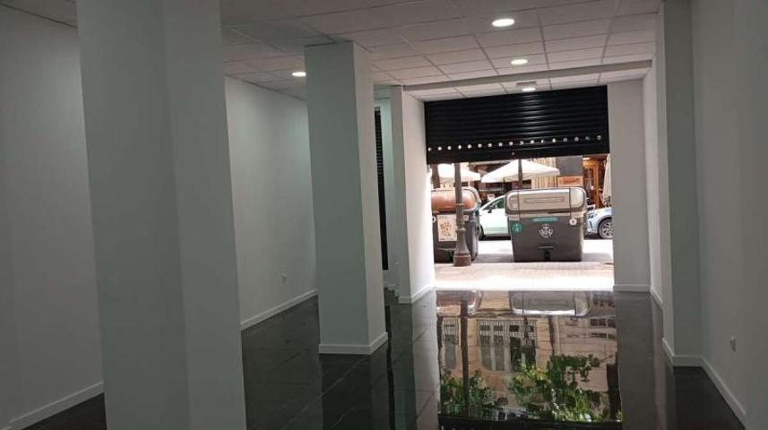Local comercial en alquiler en Valencia, Ensanche photo 0