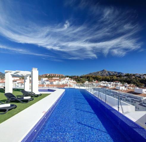 Apartamento en alquiler en Marbella, Nueva Andalucia - Albatross Hill photo 0