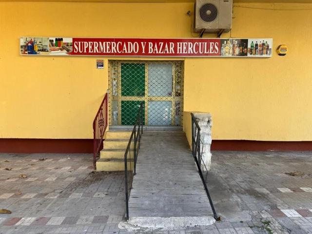 Local comercial en alquiler en Benalmádena, Gamonal photo 0