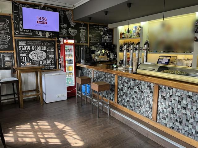 Local comercial en alquiler en Madrid, Hortaleza photo 0