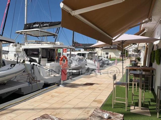 Local comercial en alquiler en Sitges photo 0