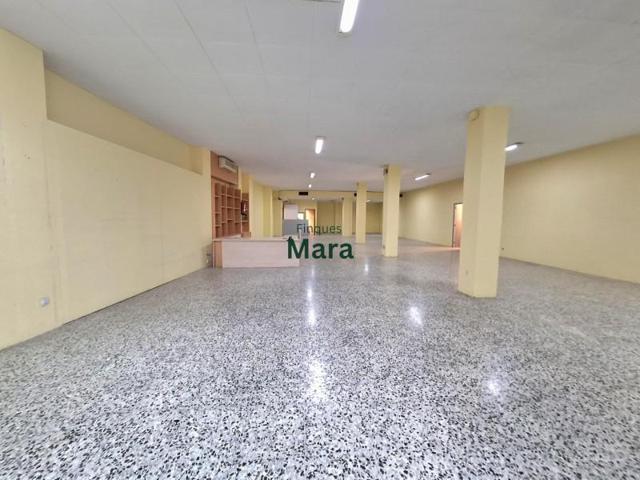 Local comercial en alquiler en Sant Boi de Llobregat, Vinyets photo 0