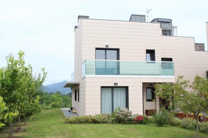 Chalet en alquiler en Donostia-San Sebastián, Añorga photo 0