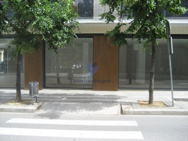 Local comercial en alquiler en Terrassa photo 0