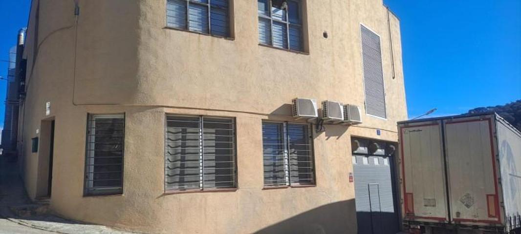 Nave industrial en alquiler en Dosrius, Dosrius photo 0