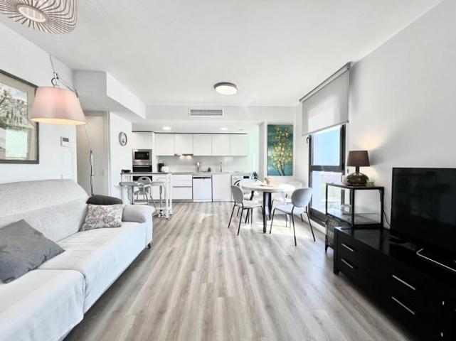 Piso en alquiler en Valencia, Ciutat de les Arts i de les Ciencies photo 0