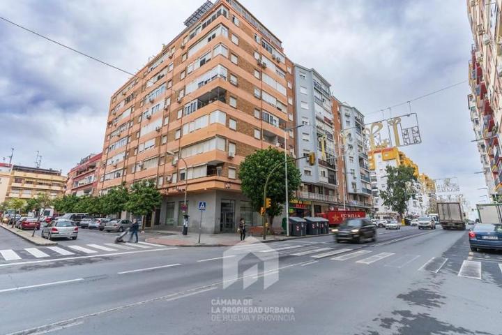 Local comercial en alquiler en Huelva photo 0