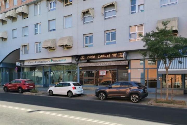Local comercial en alquiler en Sevilla, Triana - Ronda De Triana photo 0
