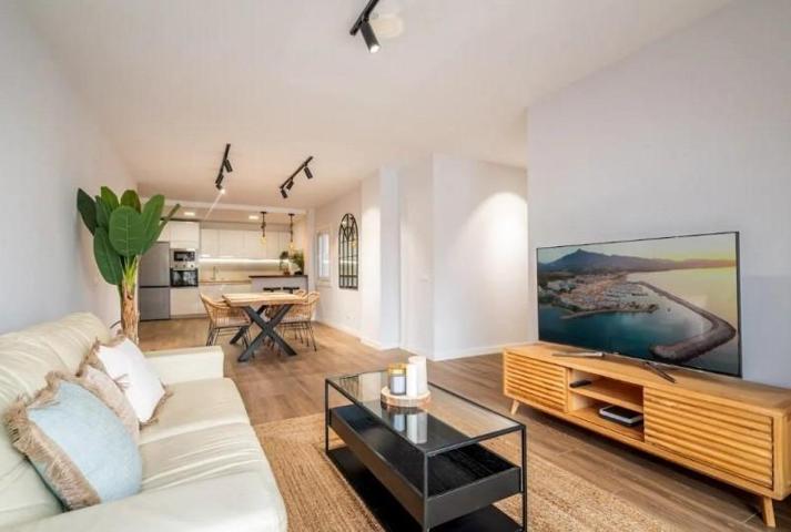 Apartamento en alquiler en Estepona, Casco Urbano photo 0