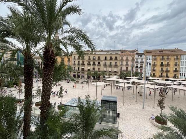 Apartamento en alquiler en Valencia, Centro - Sant Francesc photo 0