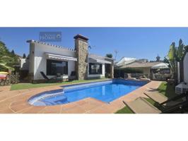 Chalet en alquiler en Rincón de la Victoria photo 0