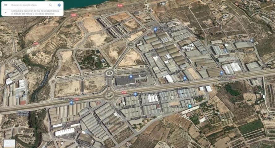 Nave industrial en alquiler en Crevillent, Faima photo 0