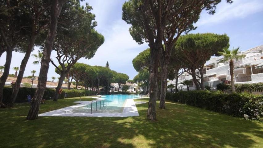 Adosada en alquiler en Chiclana de la Frontera, Costa de sancti petri photo 0