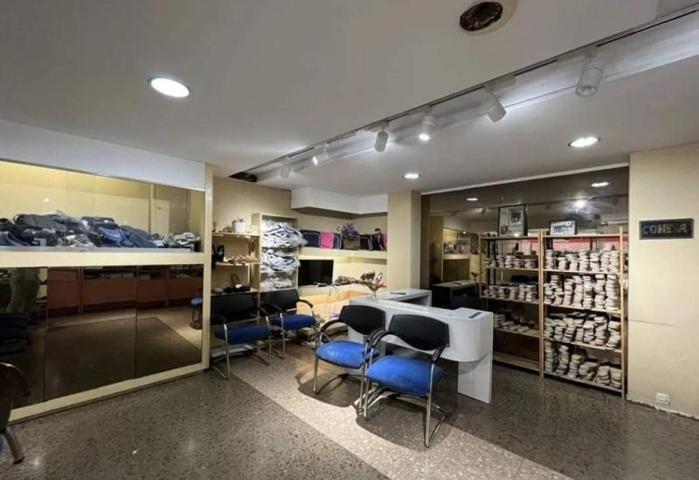 Local comercial en alquiler en Barcelona, Vila de Gràcia photo 0