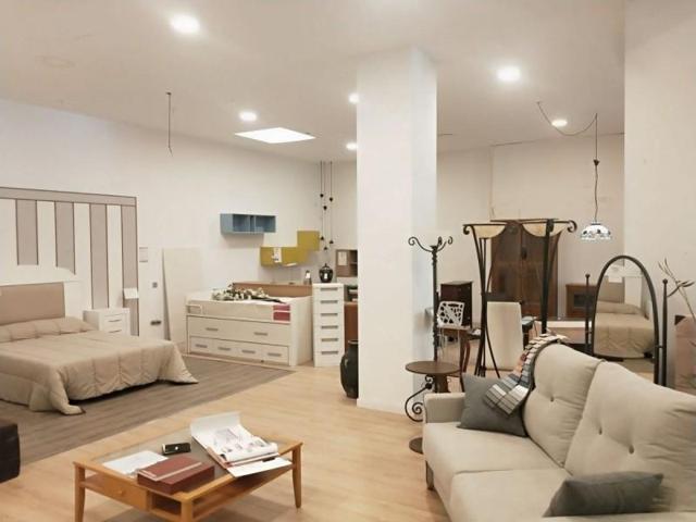 Local comercial en alquiler en Villarreal, Centro photo 0