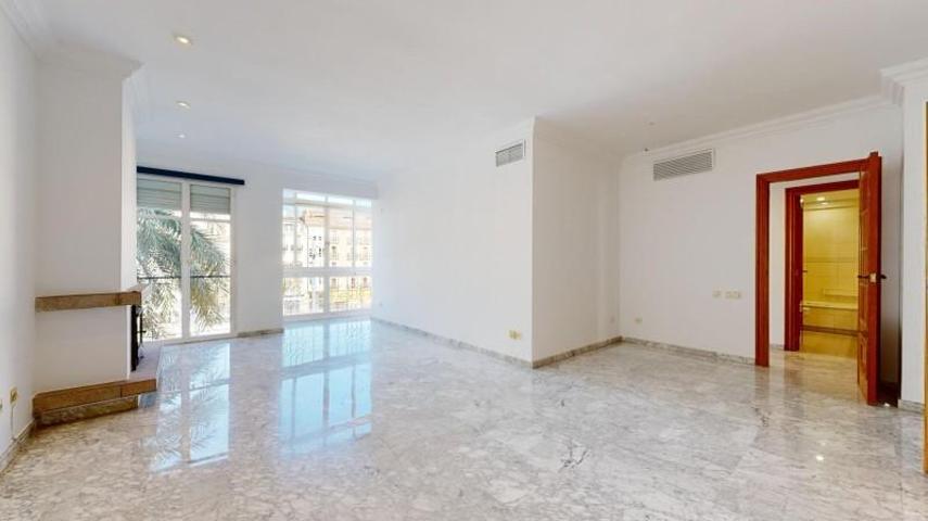 Piso en alquiler en Valencia, Ciutat Vella photo 0