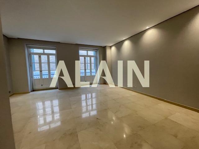 Piso en alquiler en Valencia, Sant Francesc photo 0