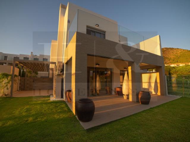 Bungalow en alquiler en Mijas, Mijas Costa photo 0