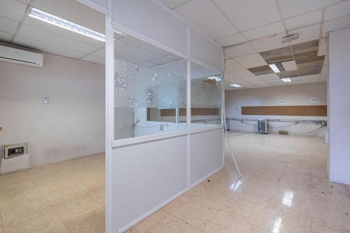 Local comercial en alquiler en Granada, Parque Lagos photo 0