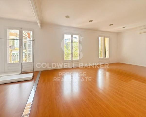 Oficina en alquiler en Barcelona photo 0