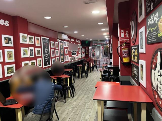 Local comercial en alquiler en Madrid, Quintana photo 0