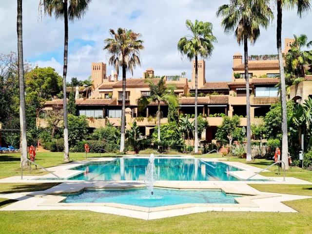 Apartamento en alquiler en Marbella, Guadalmina Baja photo 0