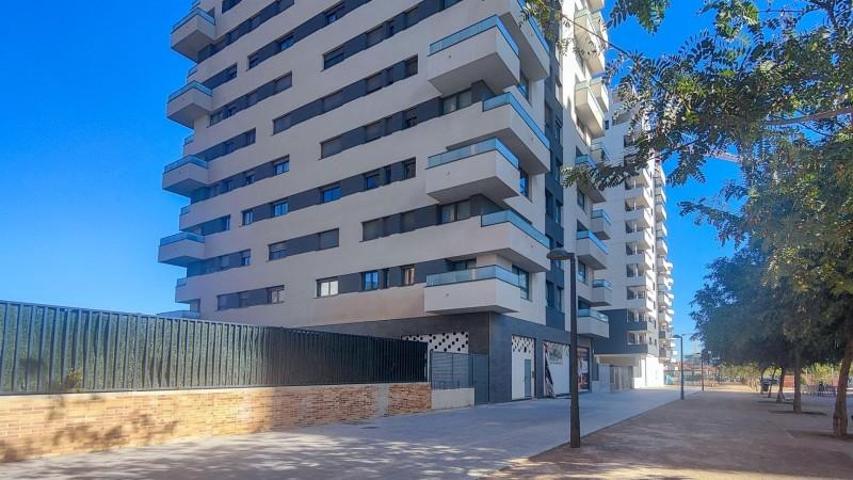 Local comercial en alquiler en Valencia, Malilla photo 0