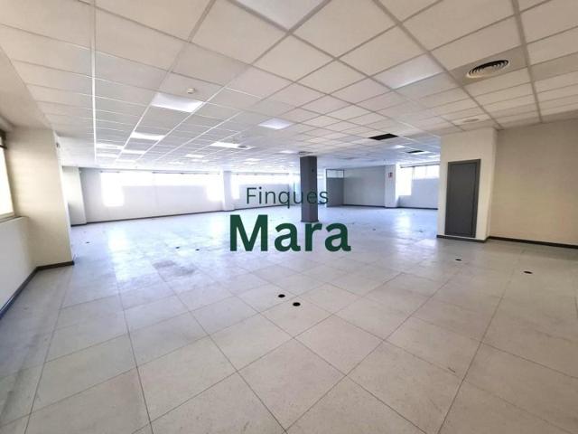 Local comercial en alquiler en Sant Boi de Llobregat, Pol Fonollar photo 0