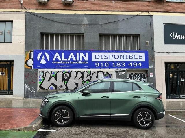Local comercial en alquiler en Madrid, Barrio del Pilar photo 0