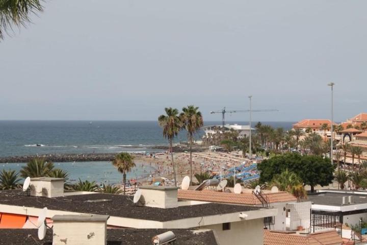 Apartamento en alquiler en Arona, Los Cristianos photo 0