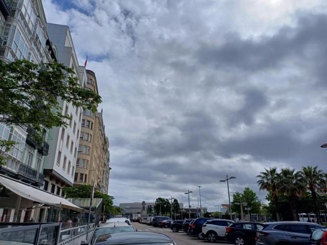 Local comercial en alquiler en Santander, Centro photo 0