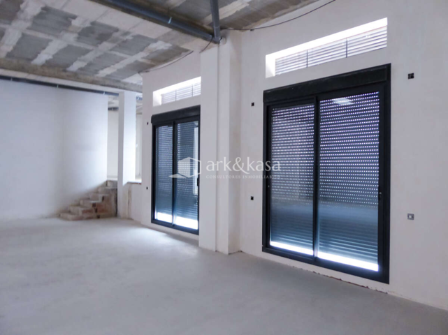 Local comercial en alquiler en Valencia, Gran Vía Germanías photo 0