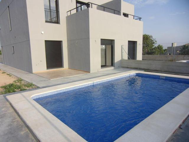 Bungalow en alquiler en Godella, Nueva Santa Barbara photo 0