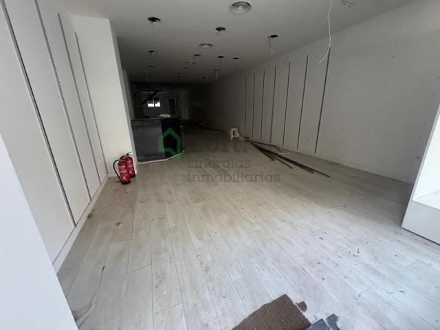 Local comercial en alquiler en Badajoz photo 0