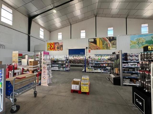 Nave industrial en alquiler en Lucena, Calle la Viñuela, 14900 photo 0